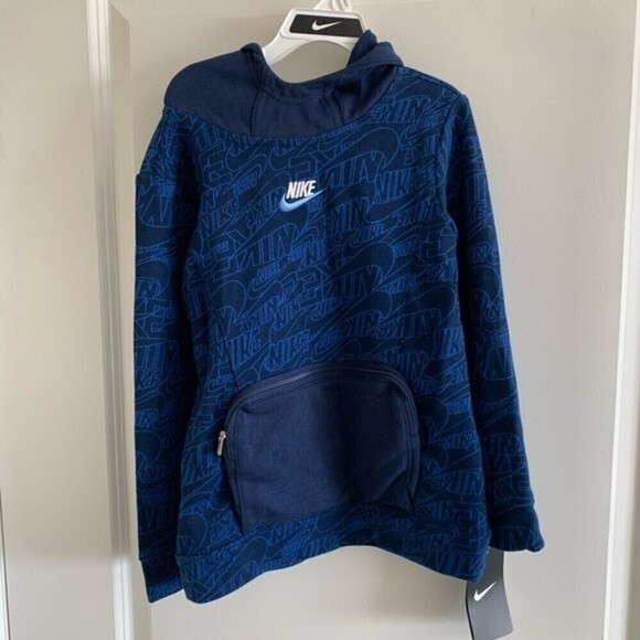 - NIKE Boys Zipper Pouch Jacket Size 6